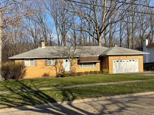 837 Wellmon St, Bedford, OH 44146