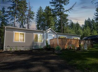 1050 NE Collins Lake Dr, Tahuya, WA