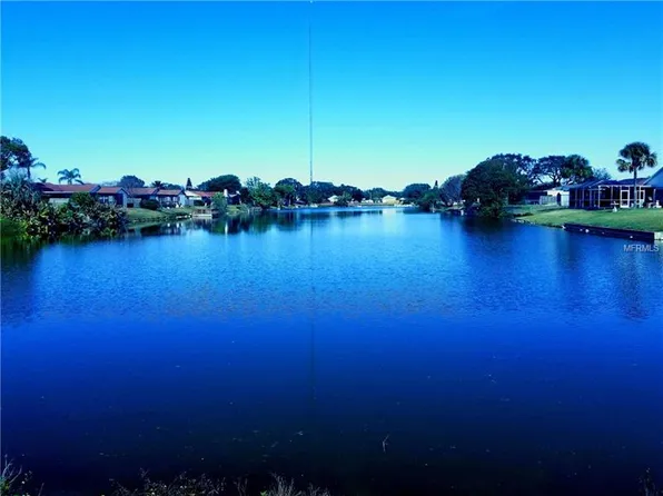 2831 Blossom Lake Dr, Holiday, FL 34691