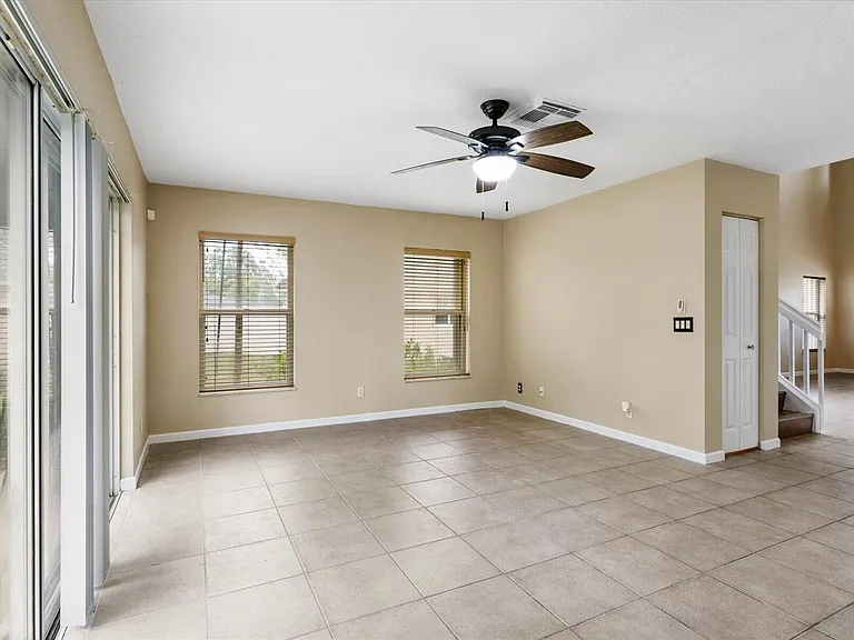 1533 Rialto Dr — Photo 8