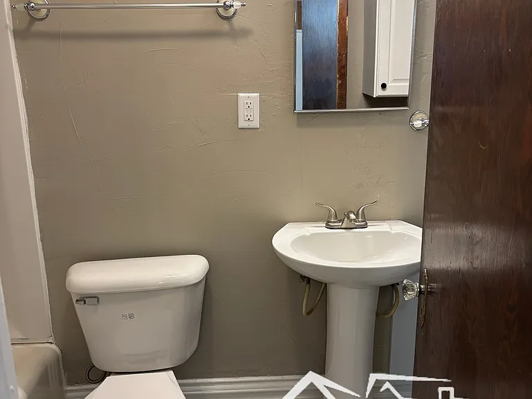 1012 Columbus St #C — Photo 5