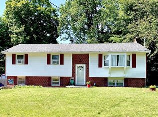 27 Westwood Dr, Walden, NY 12586