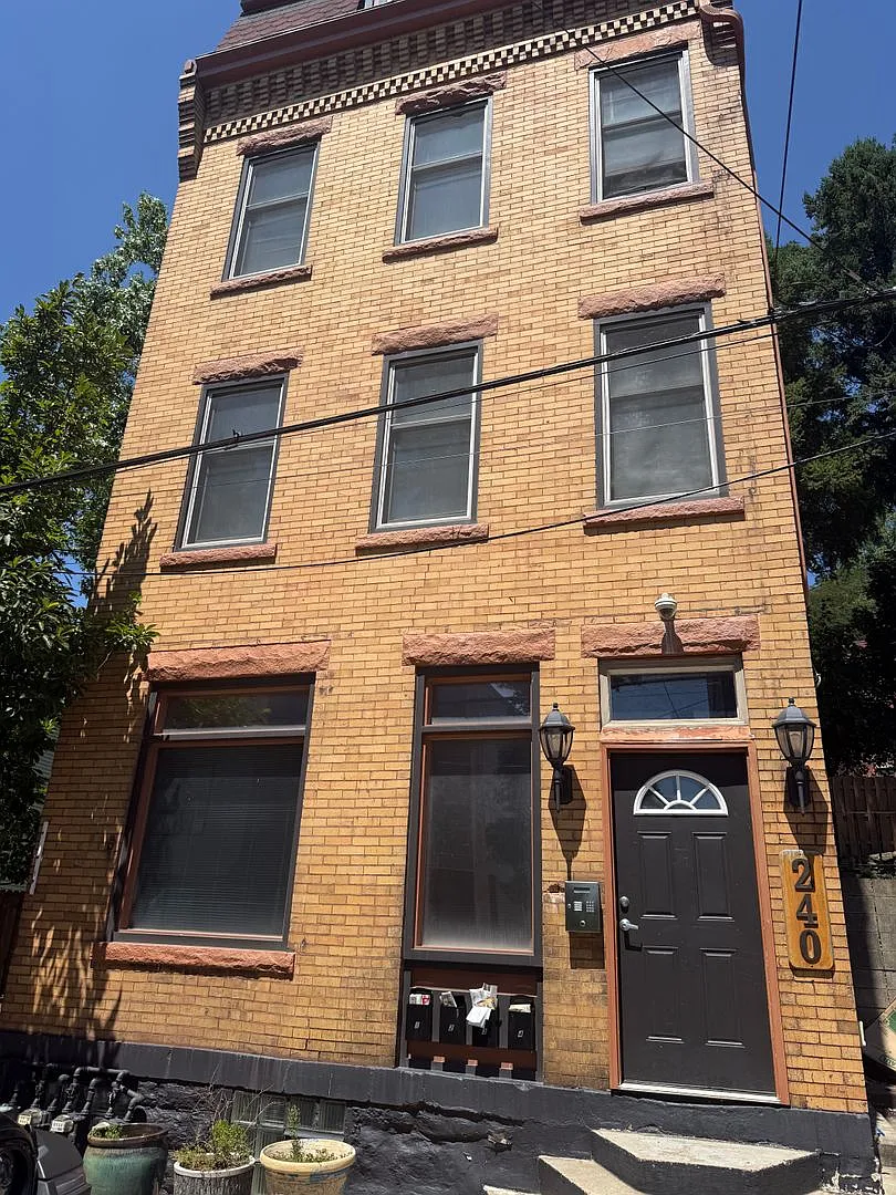 240 Carrington St. — Photo 2