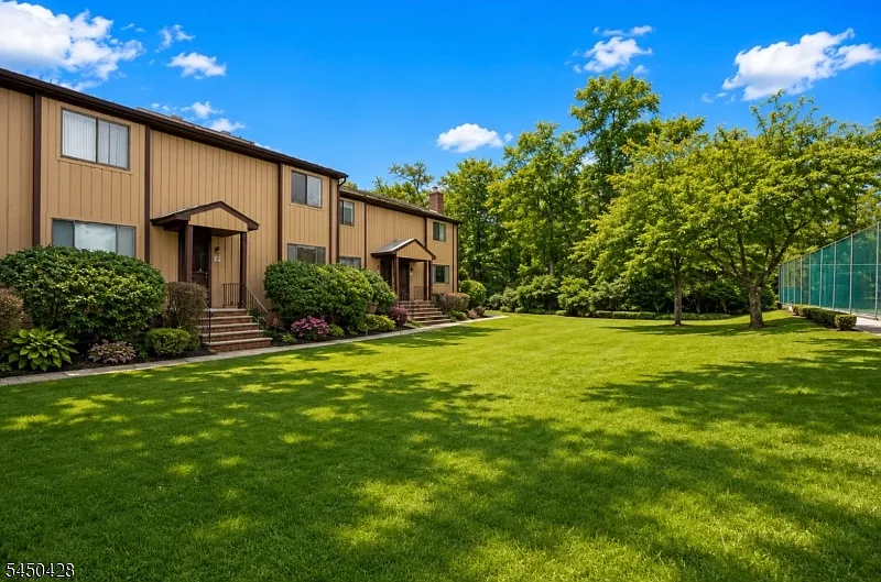 2 bed, 3.5 bath, $3,500 — Photo 2