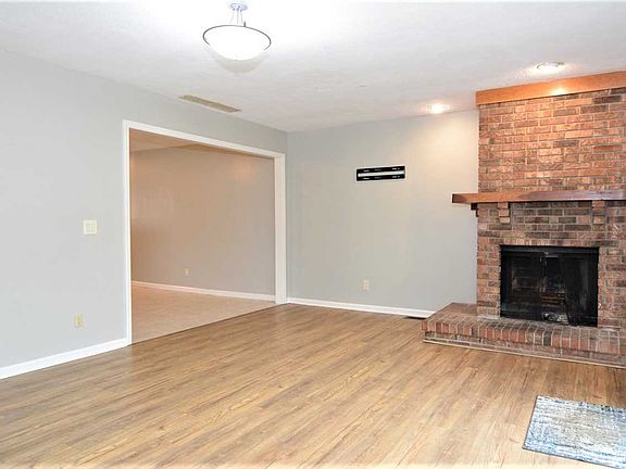 5th image of 701 Glenmoor Dr