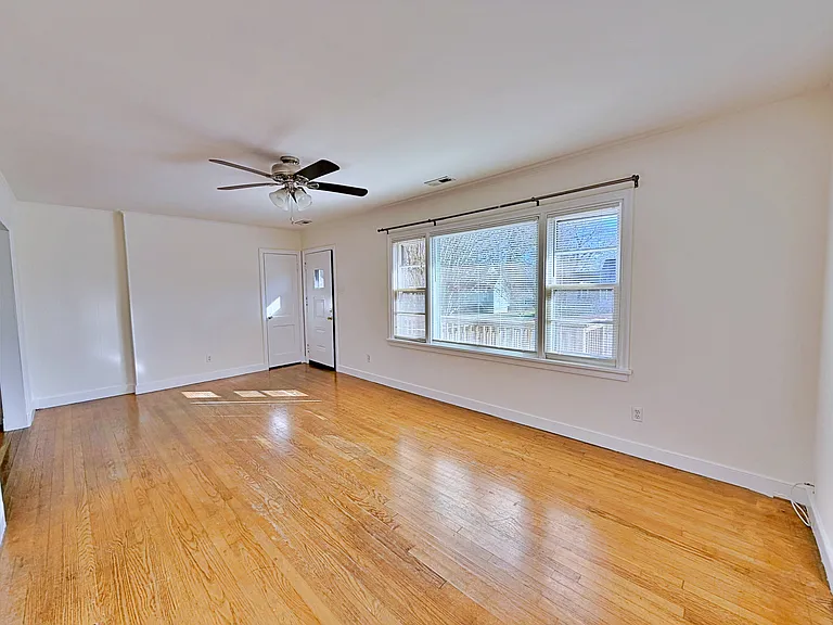 4838 Stanley Dr — Photo 8