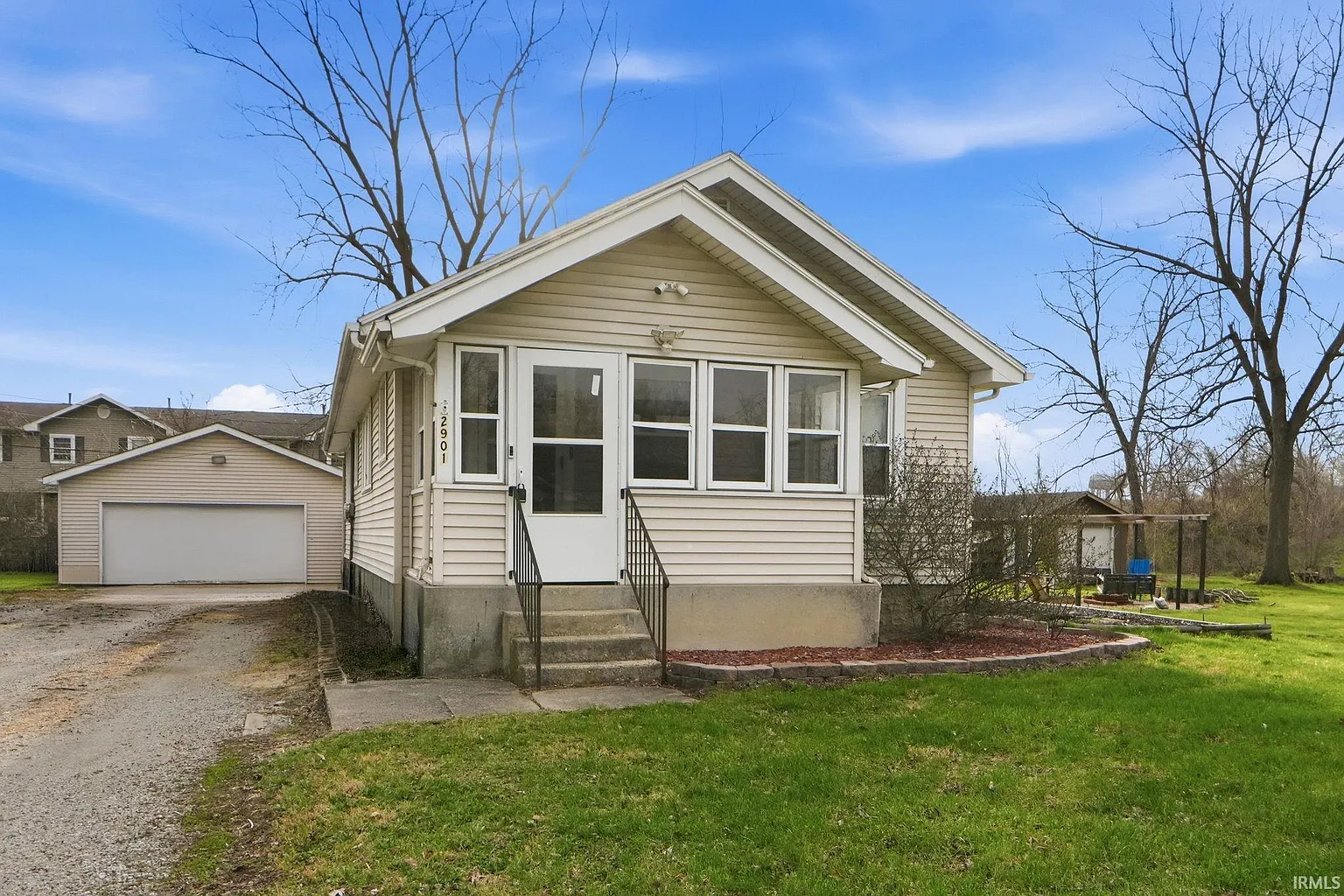 2901 Darlene Dr photo 1