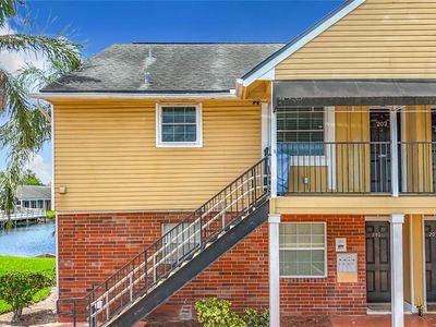 200 Country Club Dr APT 202, Largo, FL, 33771