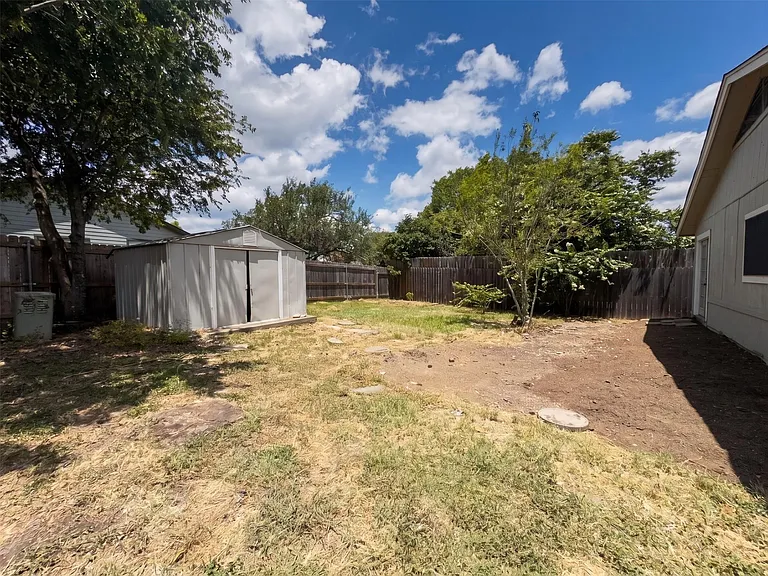 13004 Campos Dr — Photo 33