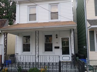 458 Conarroe St, Philadelphia, PA 19128