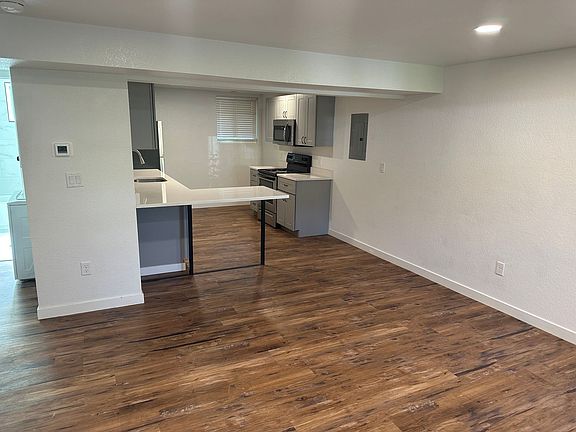 4th image of 1200 Lamar St #1206