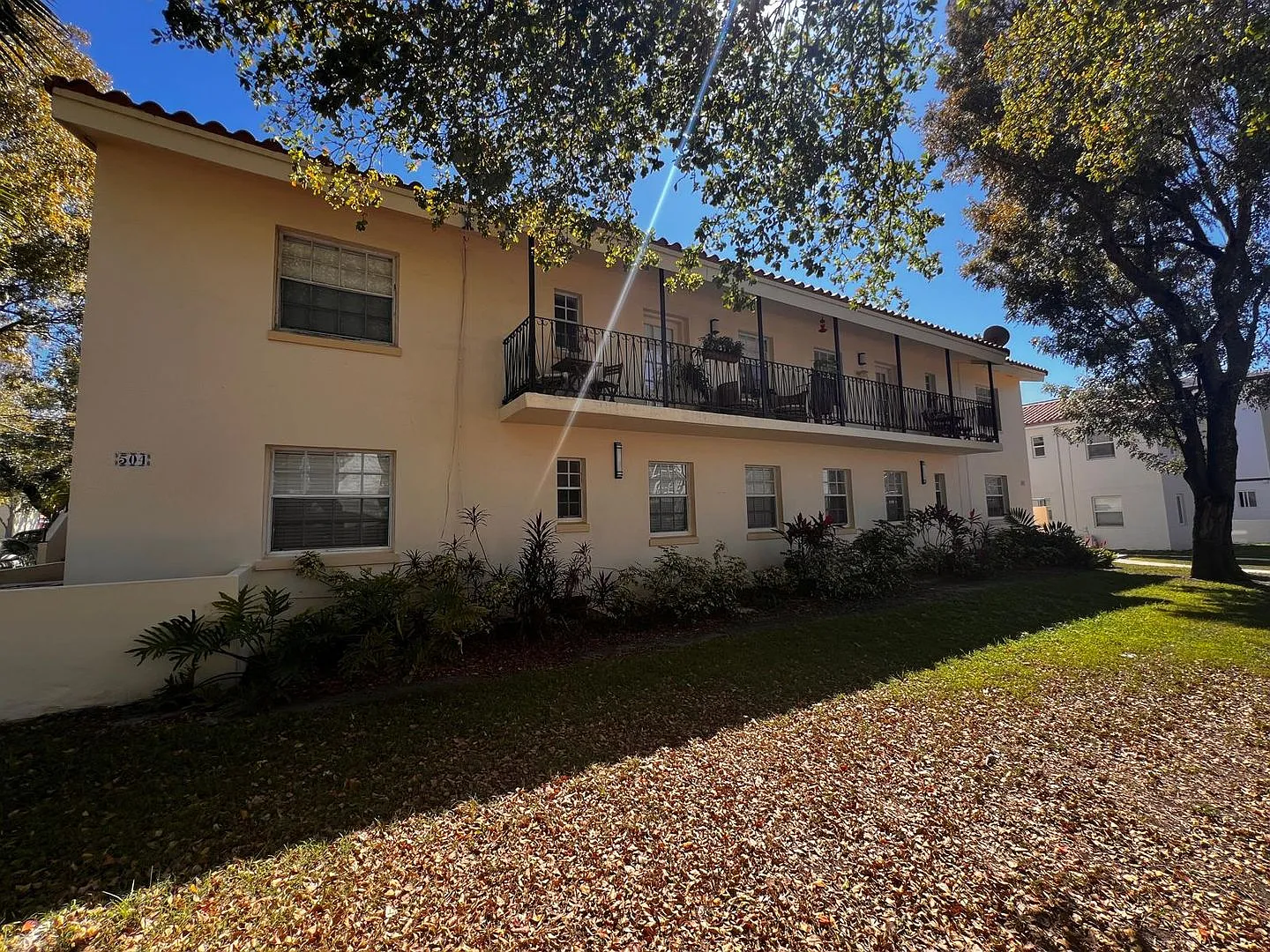 504 Santander Avenue. | Coral Gables (Residential / south of Business District) — Photo 4