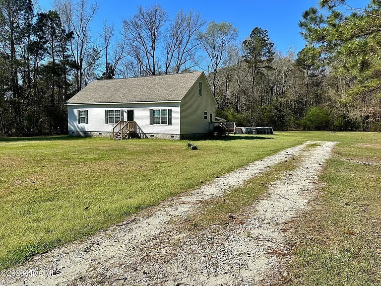 103 Meadowview Rd — Photo 1
