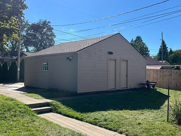 531 Sycamore Ave — Photo 4