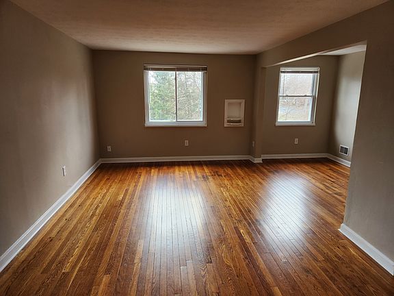 5th image of 1043 S Broadview Blvd
