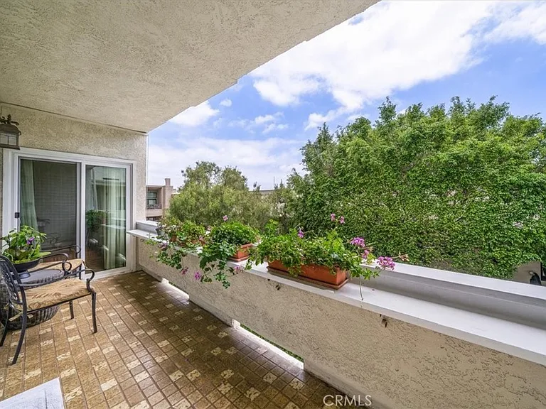 1228 N La Cienega Blvd #203 — Photo 6