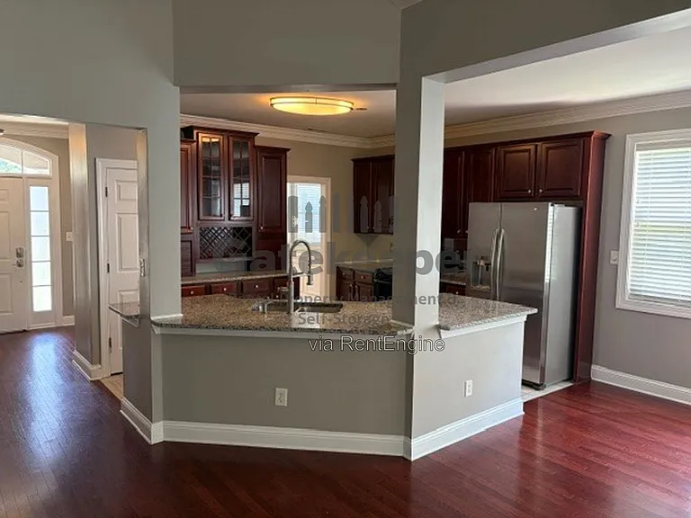 208 Lenox Dr — Photo 4