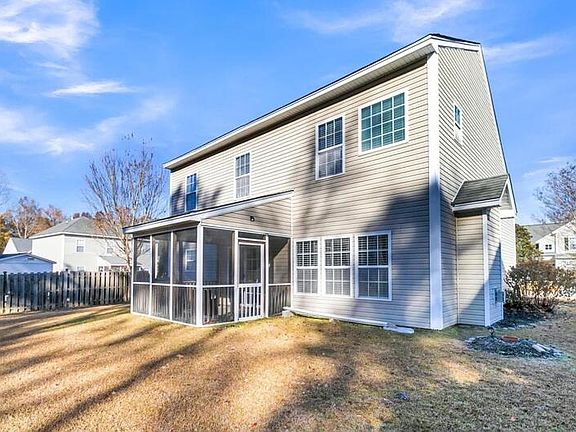 5th image of 102 Estero Ct
