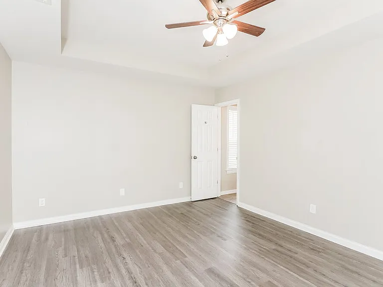 1818 Jefferson Ave — Photo 10