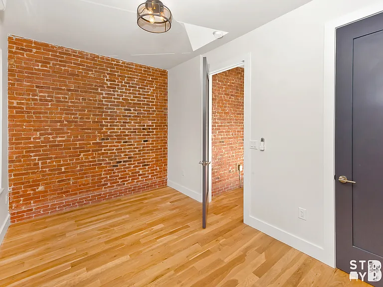 119 Grove St #3R — Photo 6