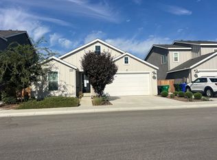 3213 Brook Grove Ln, Shafter, CA 93263