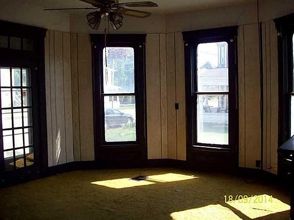 3rd image of 102 S Main St