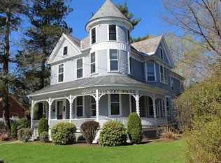 21 Park St, Easthampton, MA 01027