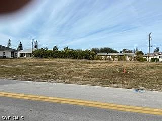 2nd image of 4621 SE 5th Ave
