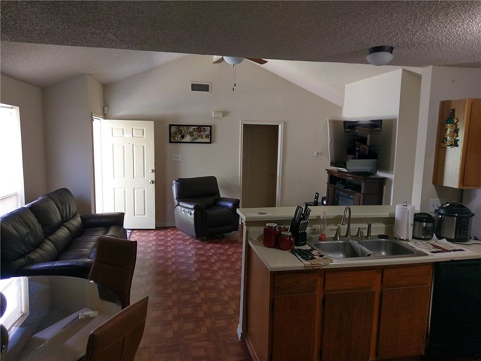 2nd image of 102 E Austin Ave