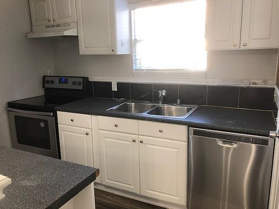 5th image of 3303 Rosebank Dr