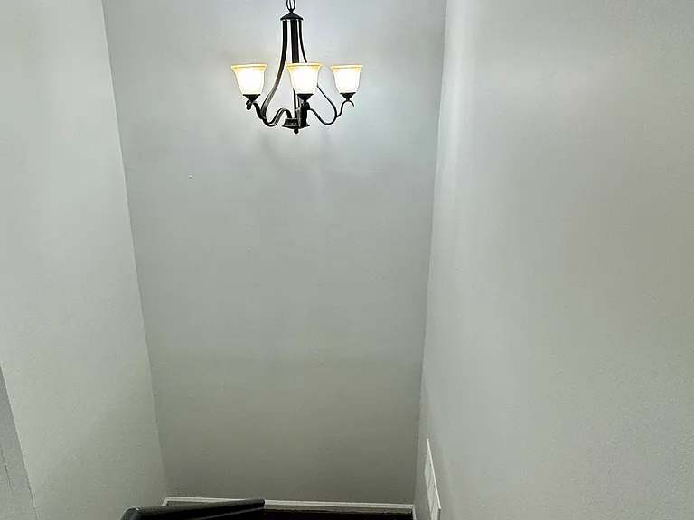 49 Country Dr W — Photo 33