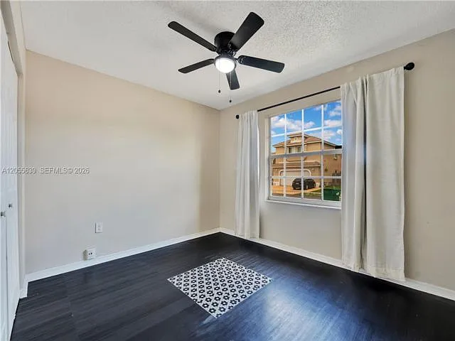 3 bed, 2.0 bath, 1348 sqft, $3,440 — Photo 4