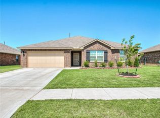 2525 Ressie Ln, Yukon, OK 73099