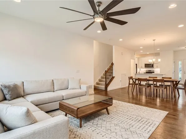 2013 Cool Springs Dr, Pittsburgh, PA 15234