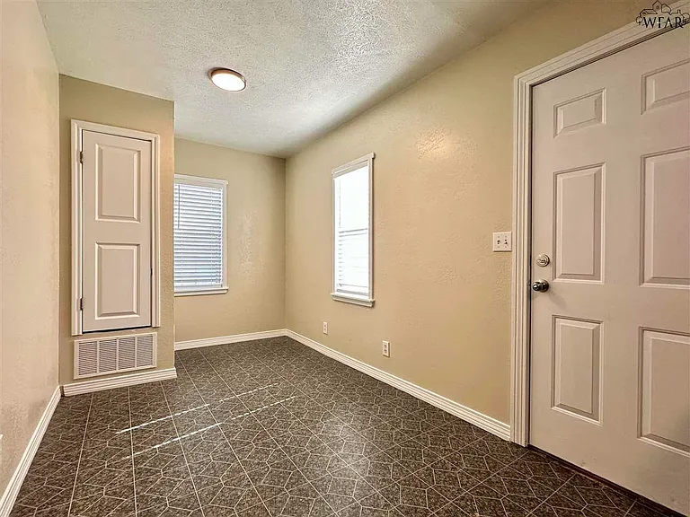 2211 Fillmore St — Photo 6