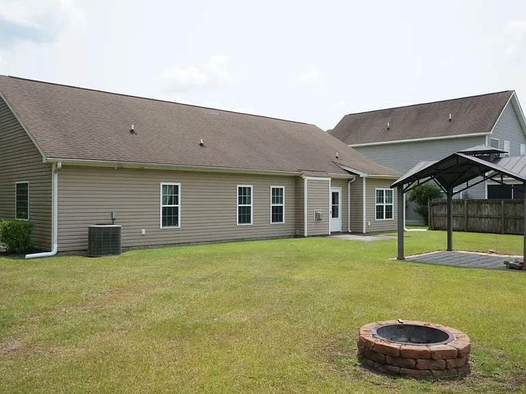 147 Moonstone Ct — Photo 37
