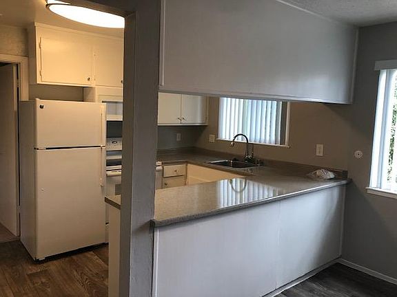 2nd image of 786 Reseda Dr APT 17