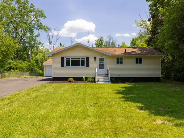 54 Vollmer Pkwy, Rochester, NY 14623