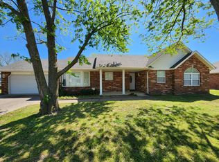 2236 Elmwood Ln, Miami, OK 74354