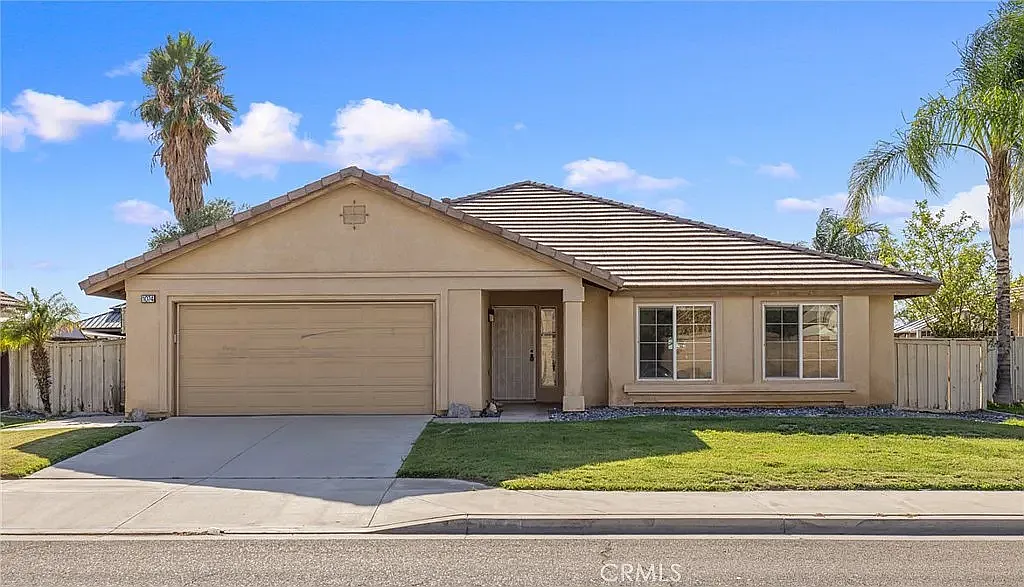1074 Timothy Dr — Photo 1