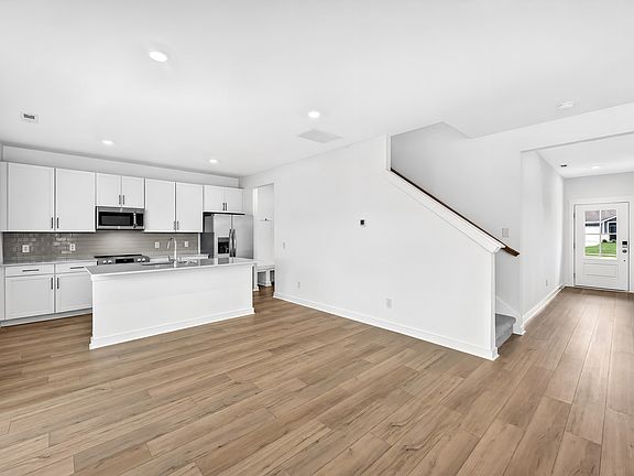 Dillon Pointe Hamilton101 10
