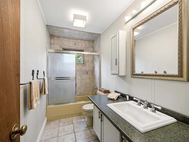 623 Old Montauk Hwy — Photo 13