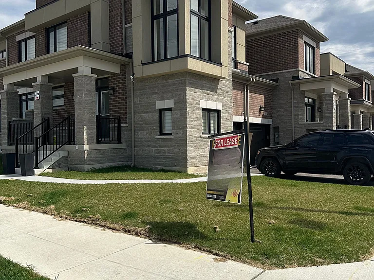 4 Singhampton Rd — Photo 5