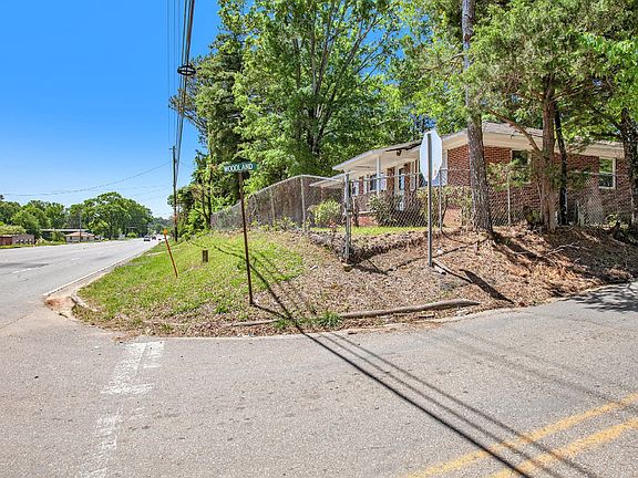3rd image of 106 Woodland Cir NW