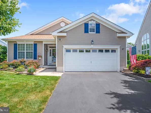 10 Harbor Pl, Barnegat, NJ 08005