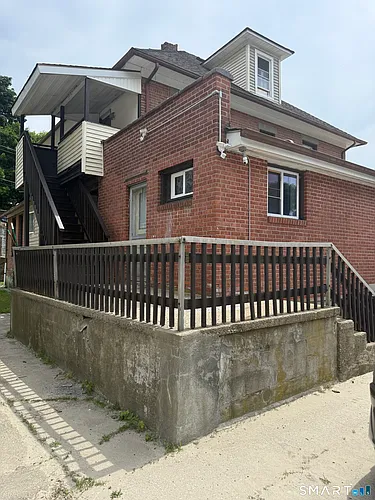 44 Gilbert St Photo 1