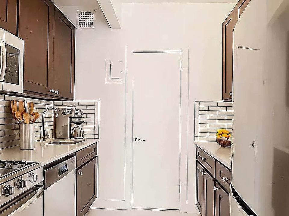 1st image of 1355 2nd Ave APT 2B