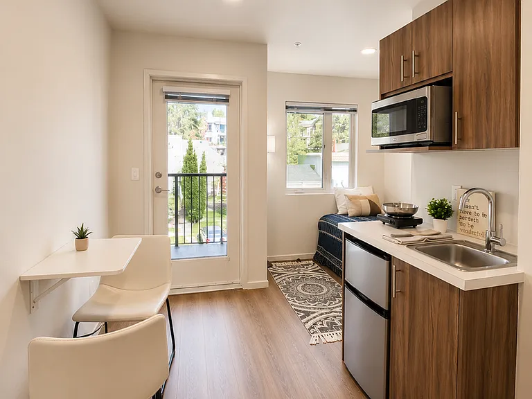 Plaza Apartments — Photo 90