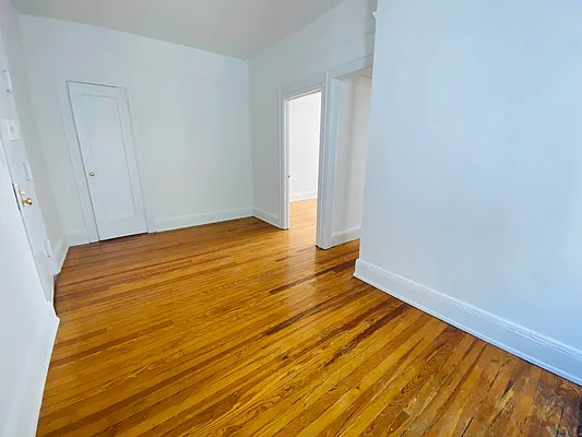 Rented by RealTegrity NY LLC | media 8