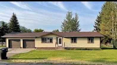 1st image of 190 E 6th Ave